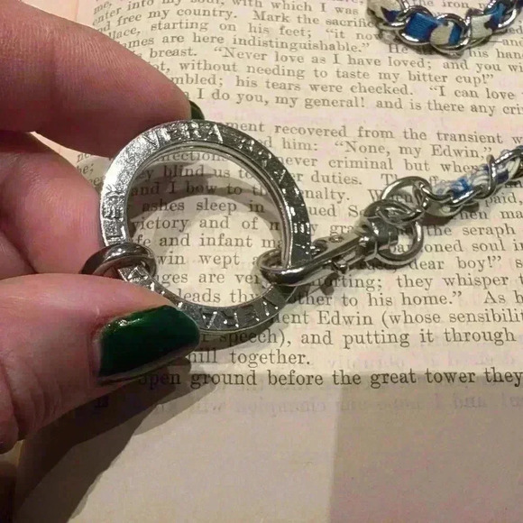 Vera Bradley necklace silvertone with blue and white fabric woven into the chain - Picture 3 of 5